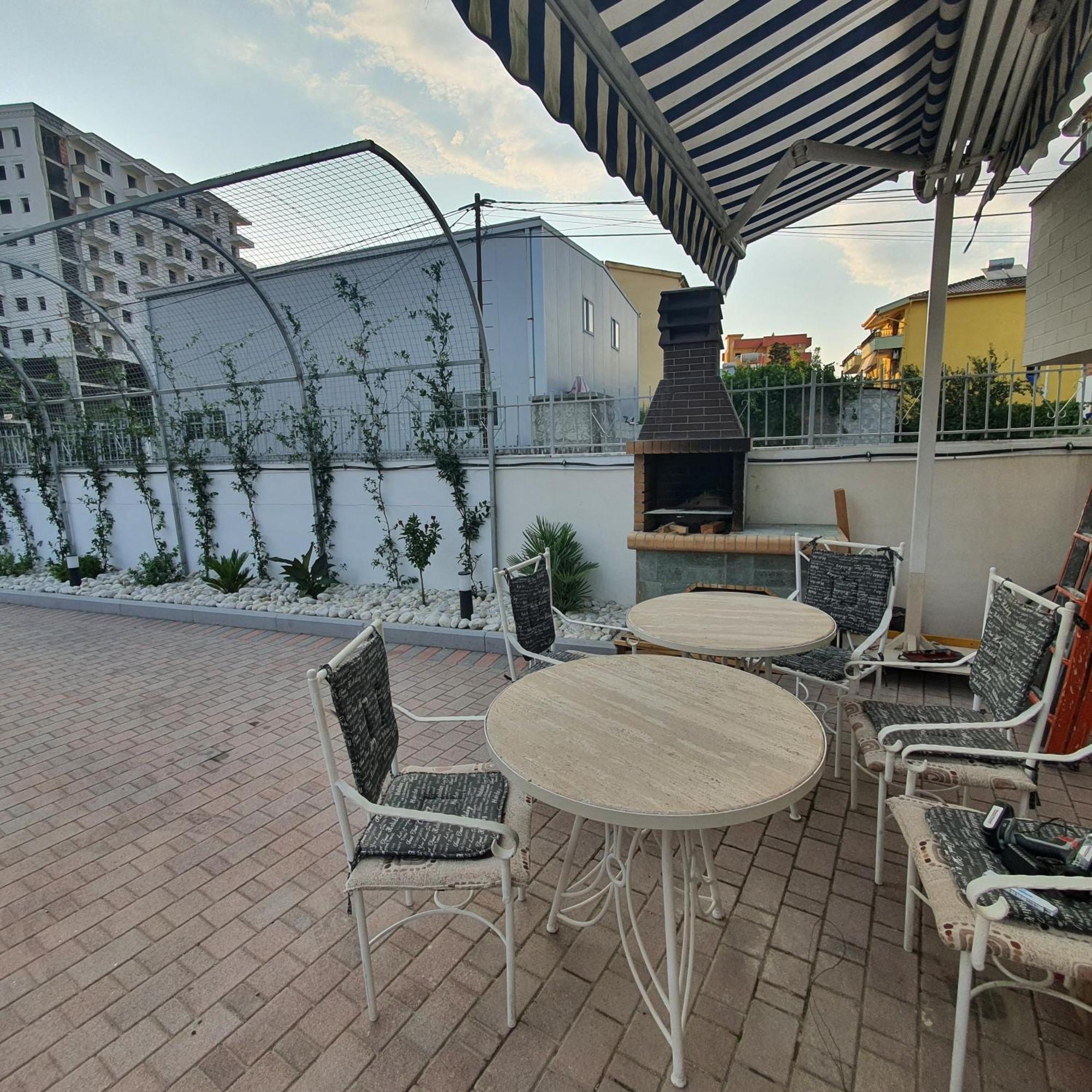 My Apartments Durres Luaran gambar